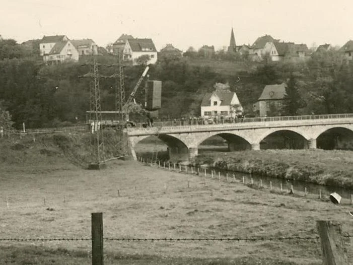 Autounfall auf der Ruhrbrücke vor ca. 50 Jahren