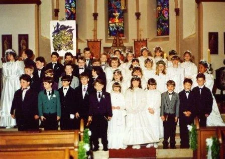 Gruppenfoto der Kommunionkinder in der Pfarrlirche
