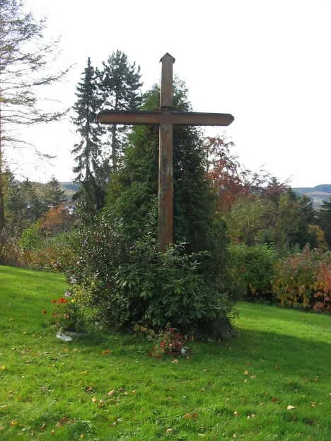Kreuz auf dem Waldfriedhof