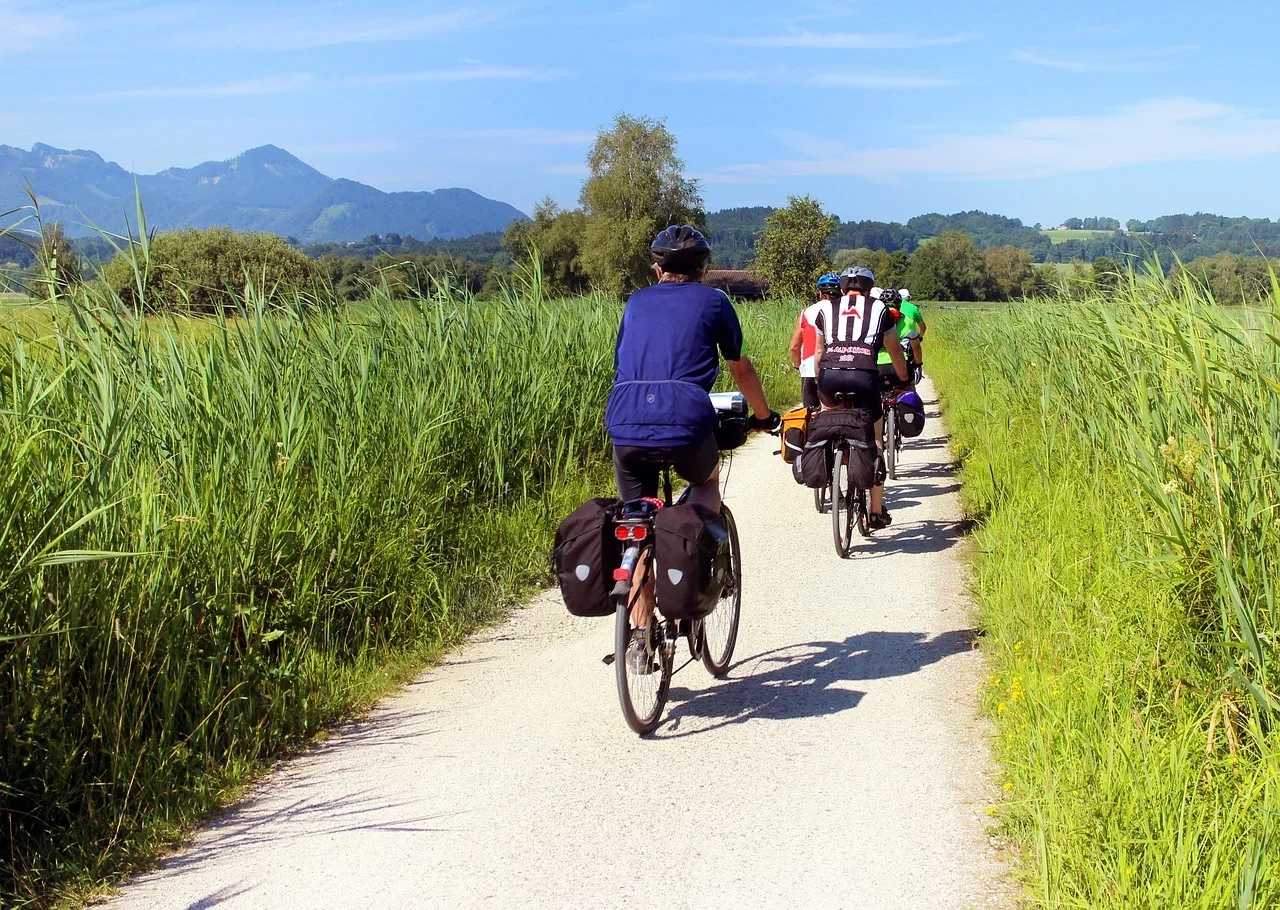 Zwei Radfahrer auf dem Ruhrtalradweg