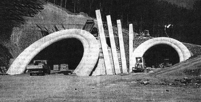 Blick auf beide Tunnelröhren im Bau
